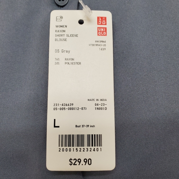 Uniqlo top - Picture 3 of 3